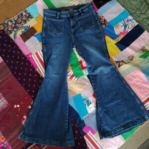 Wrangler Women's Blue and Navy Jeans